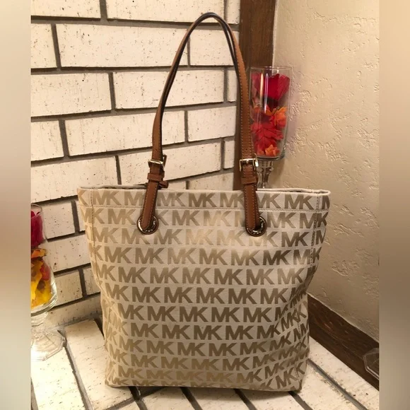 2 - Piece - Micheal Kors - Signature Jacquard North South Tote and Wallet - Picture 5 of 16